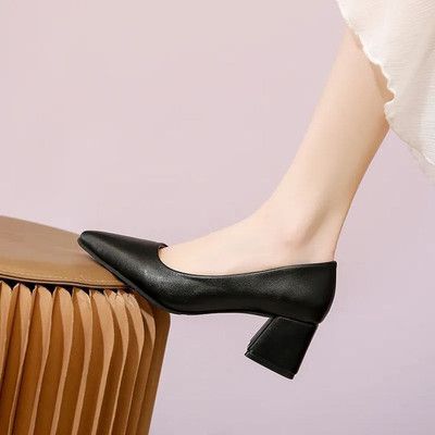 کفش پاشنه بلندمدل باران پاشنه ۵سانتی جنس چرم دررنگبندی متنوع