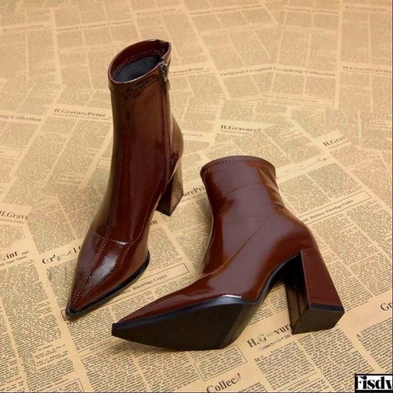 بوت زنانه مدل جمیل پاشنه ۷ سانت جنس روبه ورنی خارجی بارنگبندی متنوع